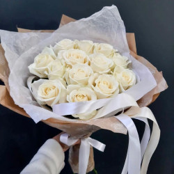 Букет из 13 белых роз
