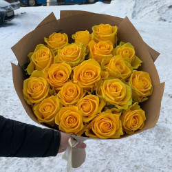 Букет из 19 желтых роз